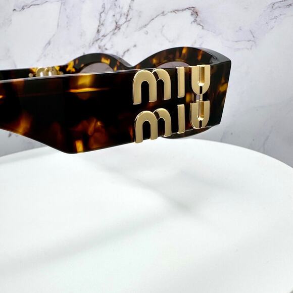 New MIU MIU Sunglasses - Picture 6 of 16